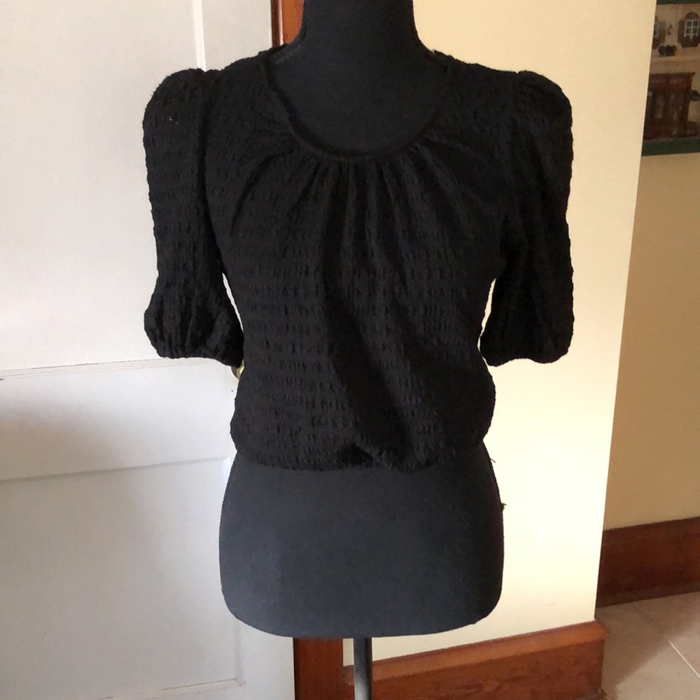 Luca crop top sizeS. Ptp 18” x 16”